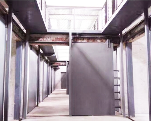 Hydraulic sliding door